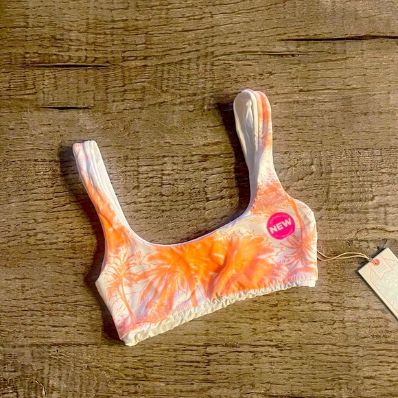 (TOP) Maaji Card White Izzy Reversible Bikini Top. - Picture 6 of 9